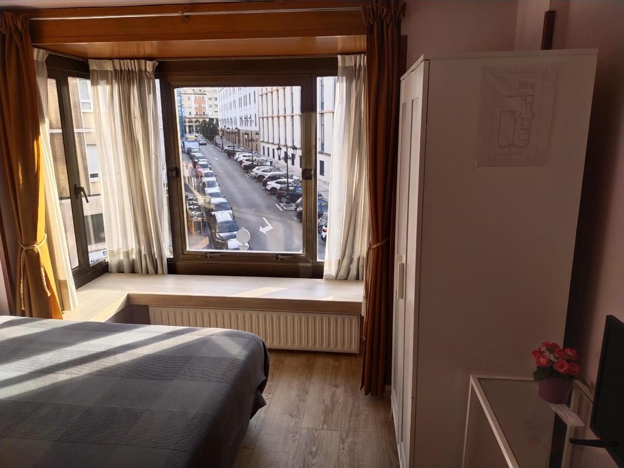 Hostal Alvarez Oviedo Eksteriør billede